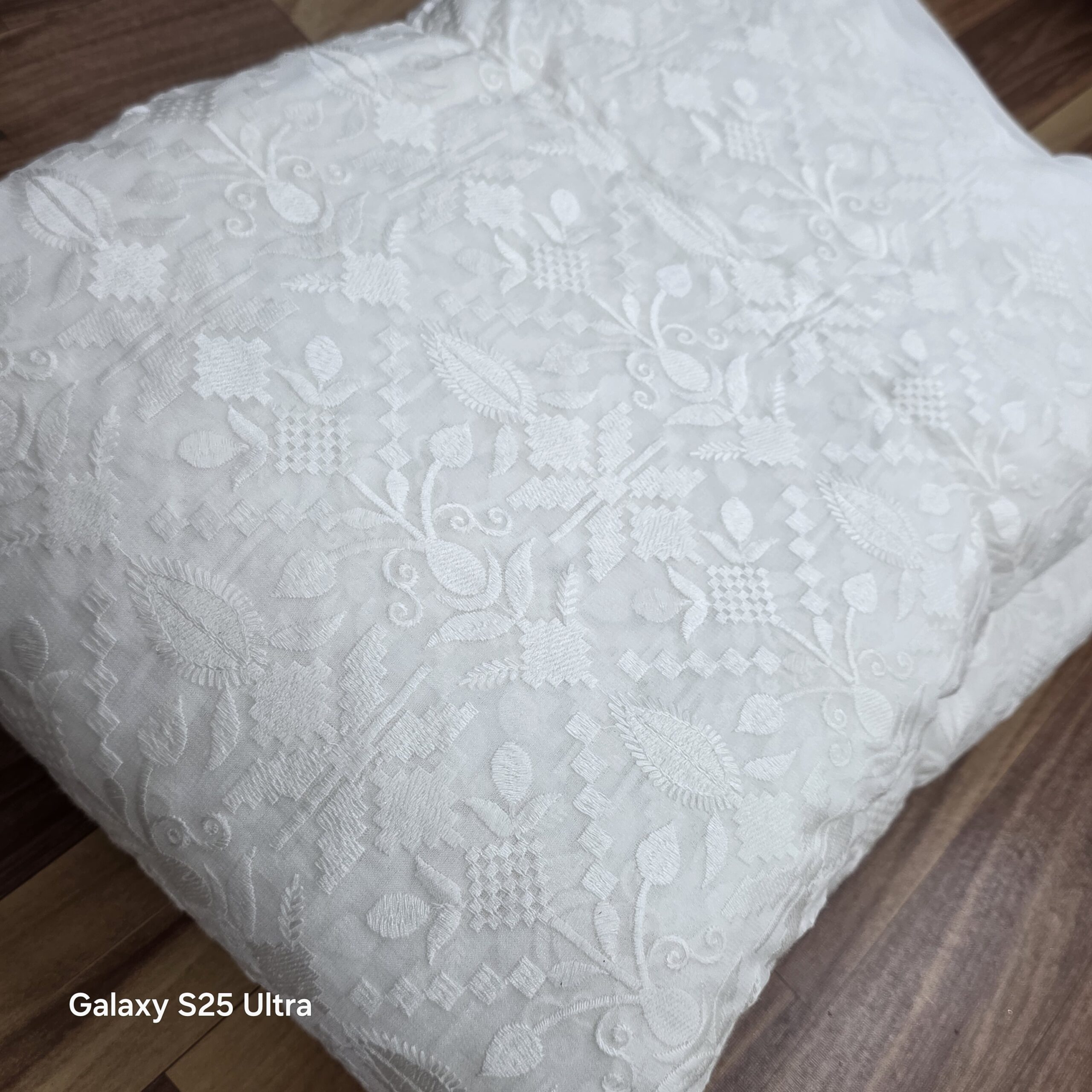 20250909_135649 VISCOS GEORGTTE EMBRODERY FABRIC PURE HAVY WITE WORK NEW - Image 1